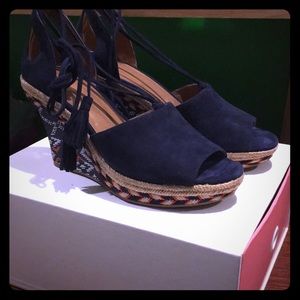 Cabi navy suede wedge boho 6.5 in box